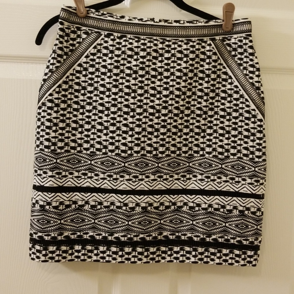 White House Black Market Skirt